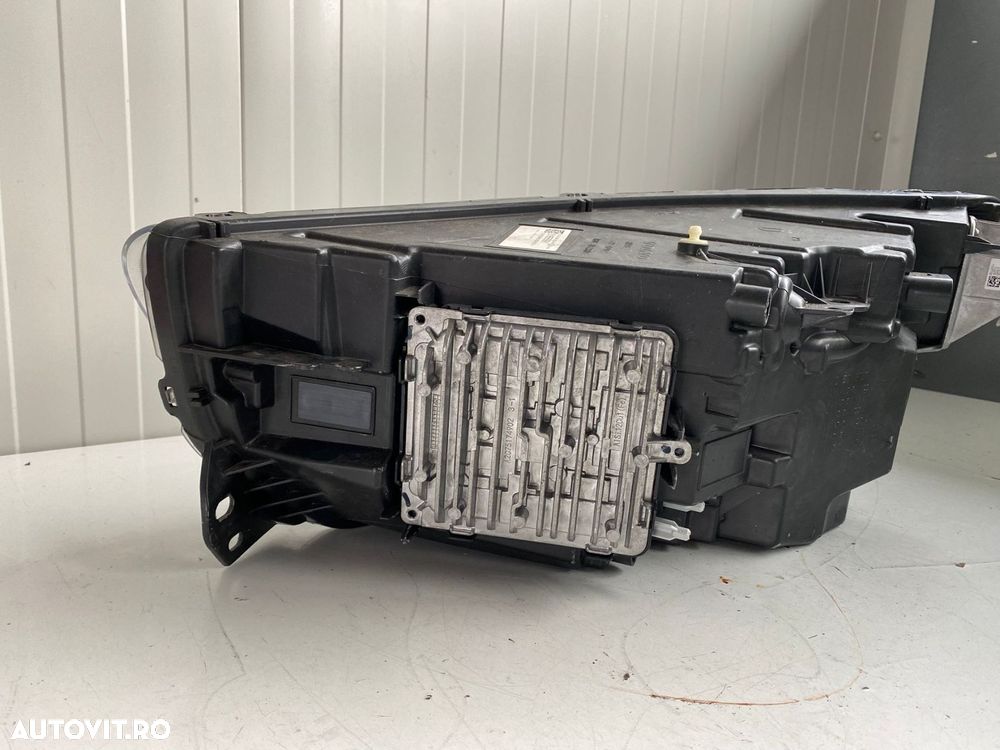 Far dreapta VOLVO XC40 2018+ MID LED 31655991 - 8