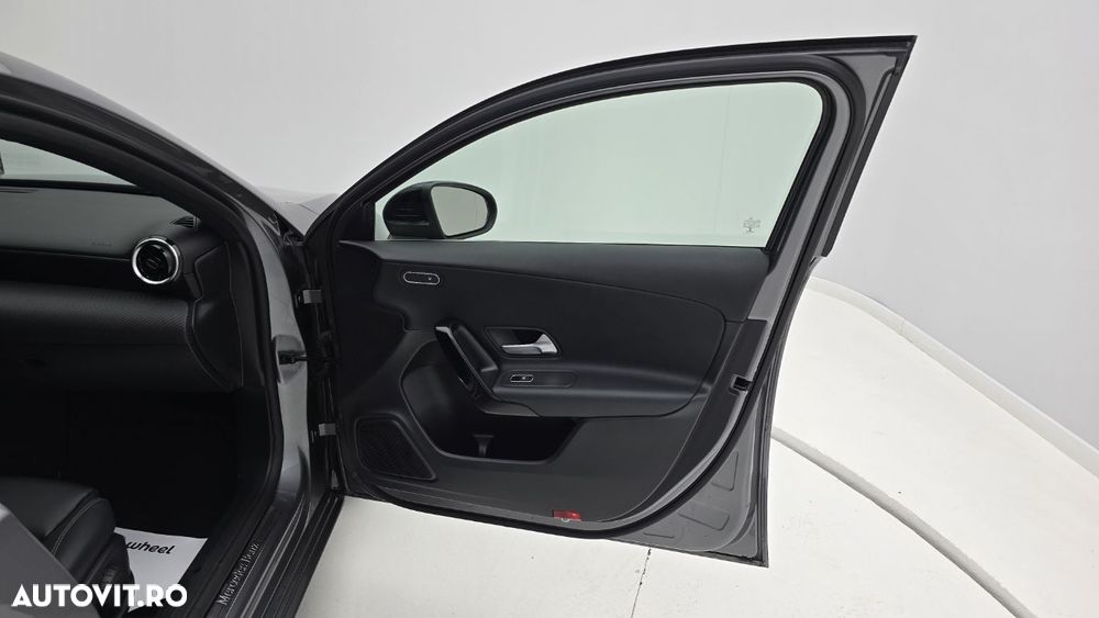 Mercedes-Benz A - 18