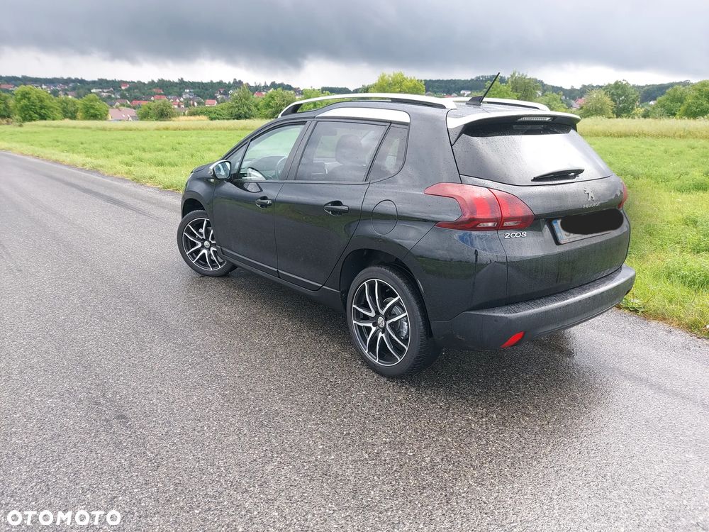 Peugeot 2008 1.2 Pure Tech Style S&S - 4