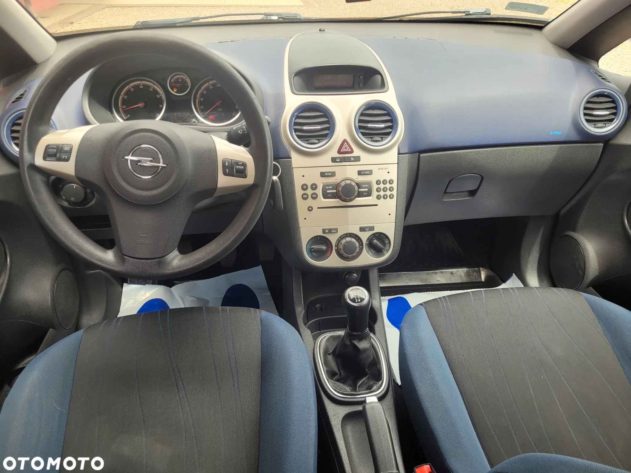 Opel Corsa 1.4 16V Enjoy - 10