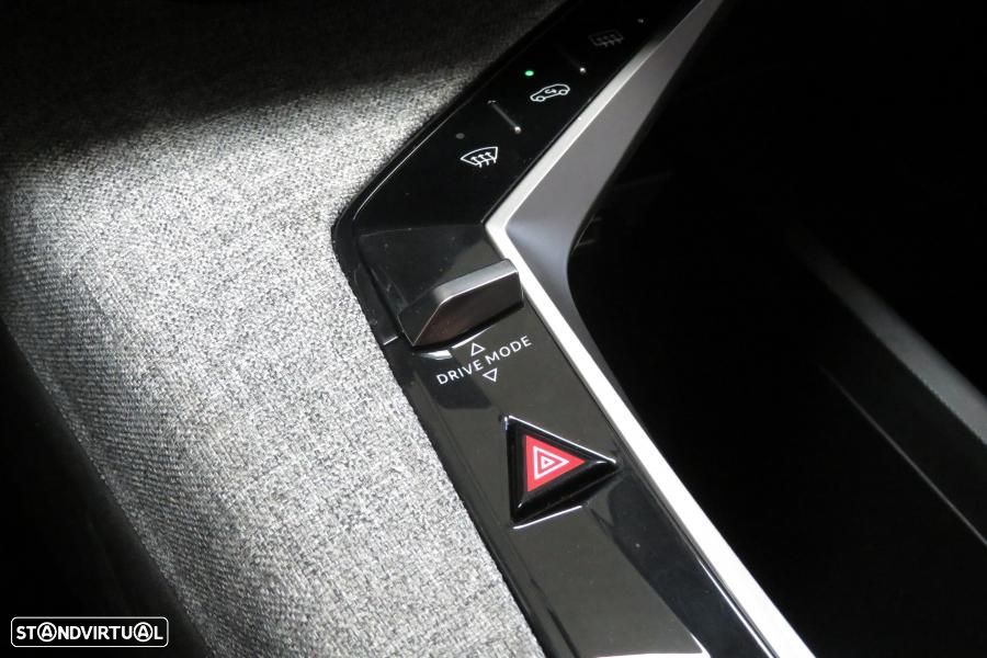 Peugeot 5008 1.2 Hybrid Allure e-DCS6 - 21