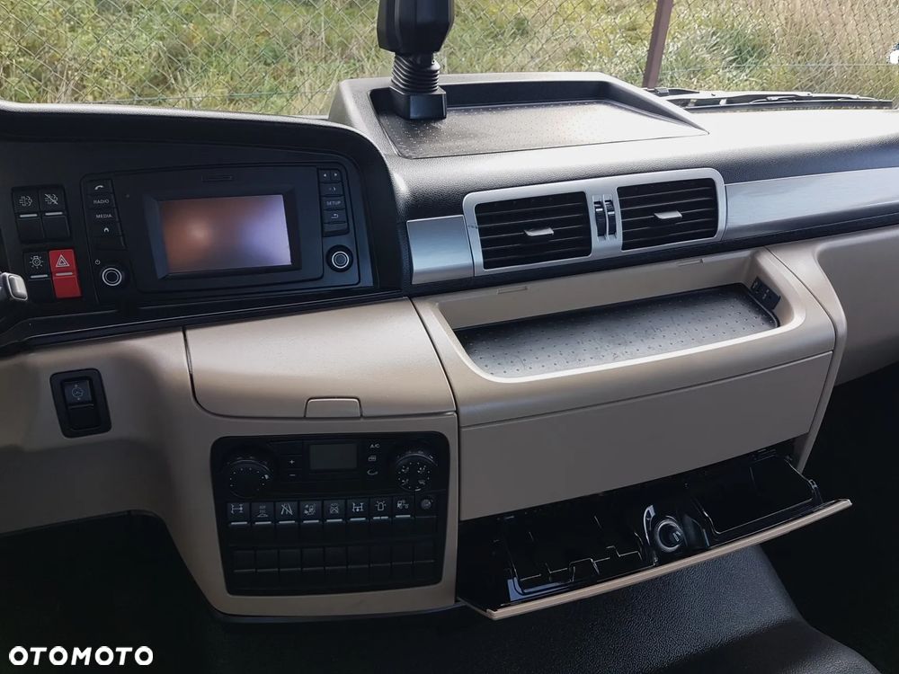 MAN TGL 12.220 HAKOWIEC 4x2 KLIMA - 12