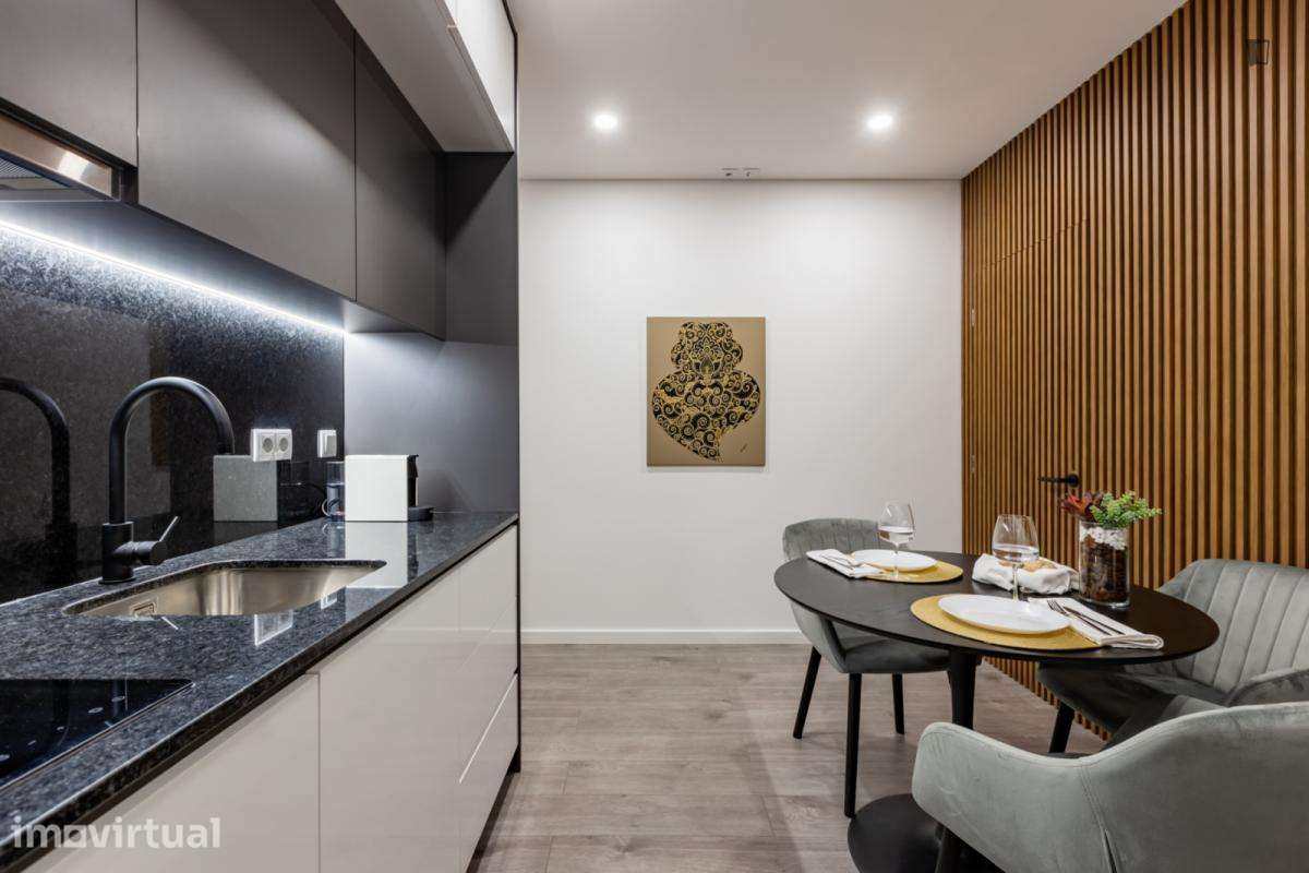 Apartamento com 1 quartos - localizado em Ramalde Porto - Grande imagem: 2/34