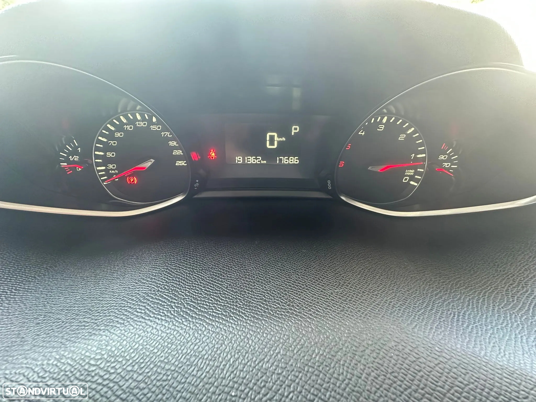 Peugeot 308 SW 1.6 BlueHDi Allure EAT6 - 15