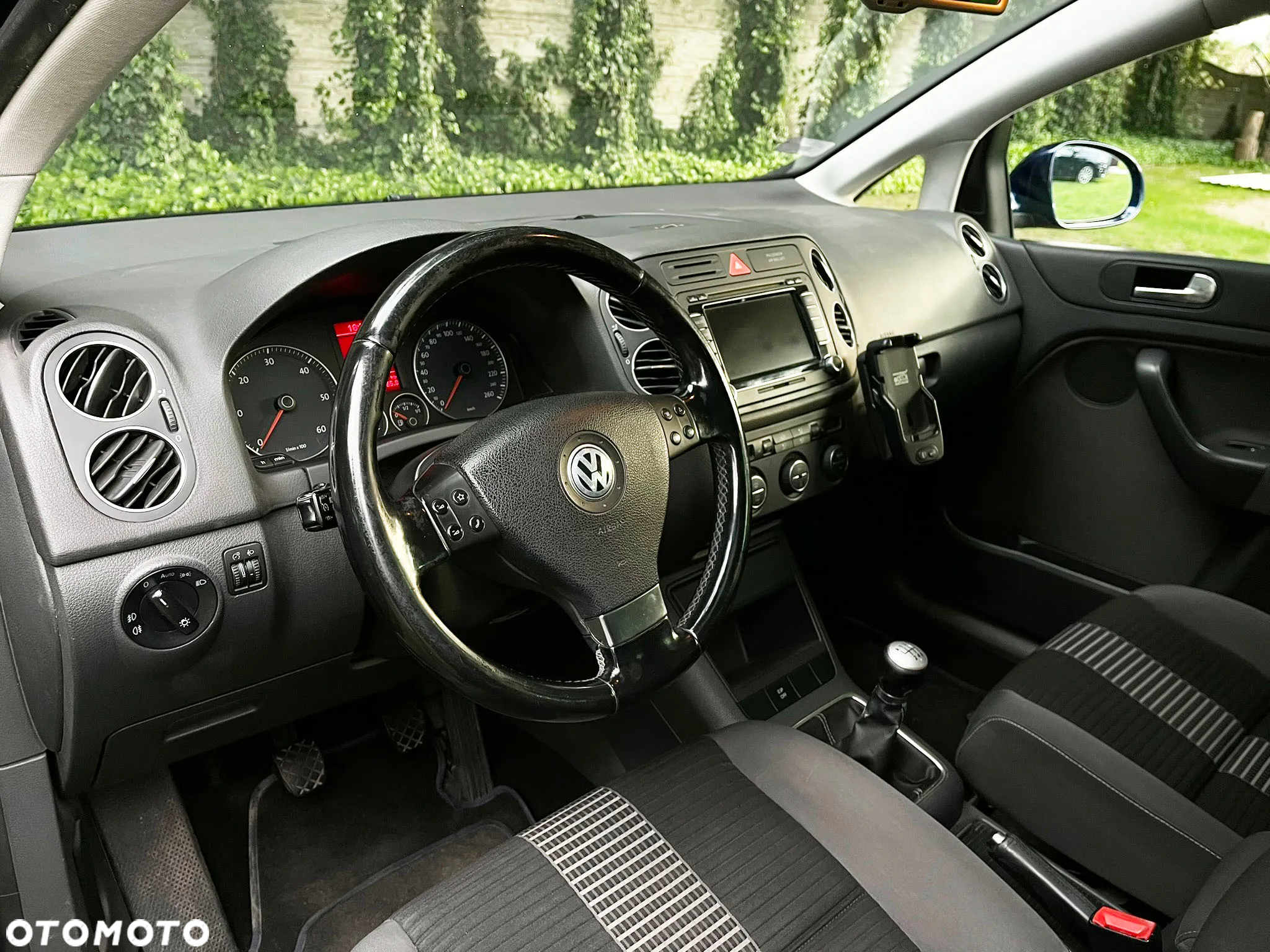 Volkswagen Golf Plus 2.0 TDI DPF United - 21