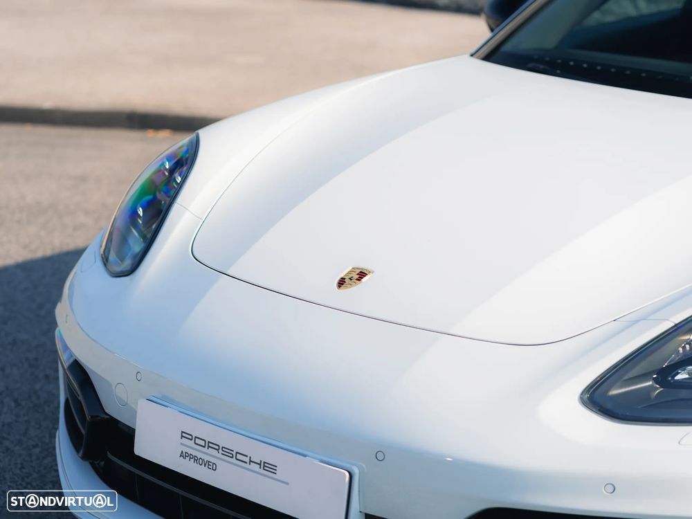 Porsche Panamera 4 E-Hybrid - 30