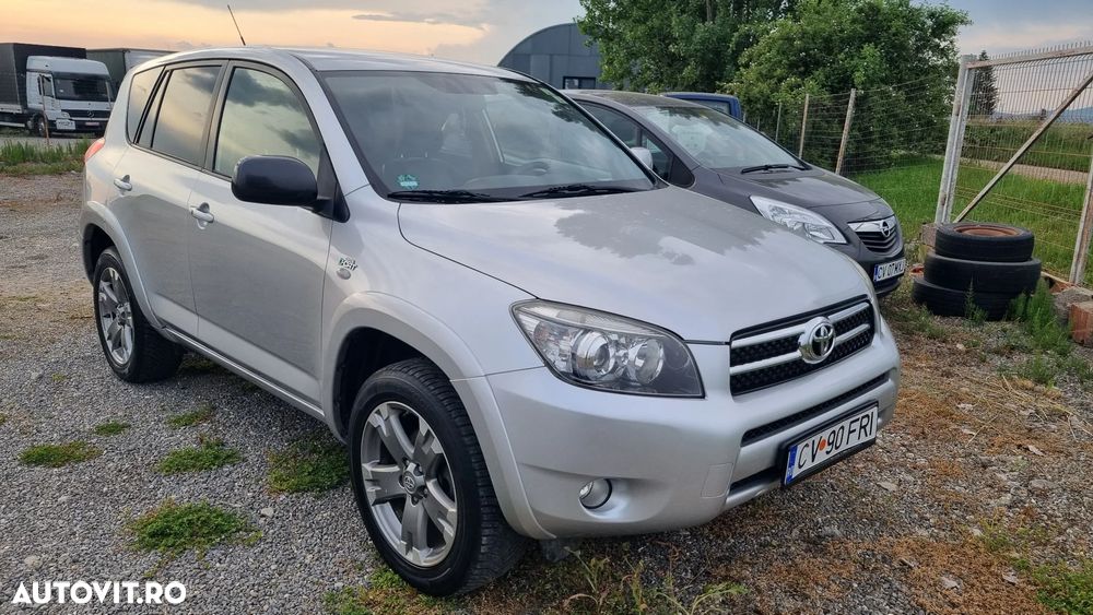 Toyota RAV4 2.2L D-CAT M/T Luxury - 25