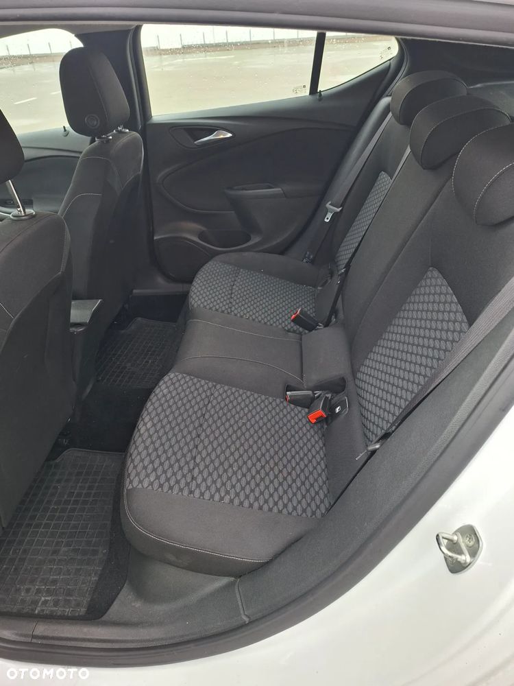 Opel Astra V 1.2 T Edition S&S - 6