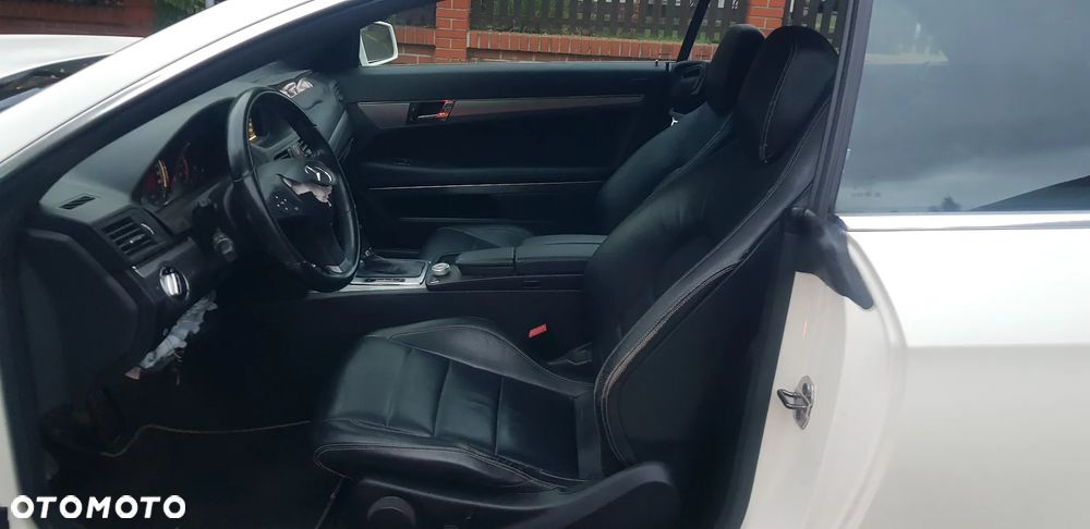 Mercedes-Benz Klasa E 220 CDI DPF BlueEFFICIENCY Automatik Avantgarde - 30