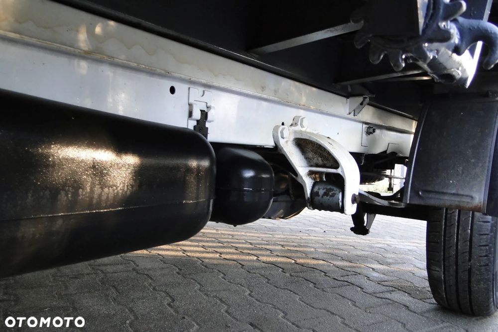 Mercedes-Benz Sprinter - 26