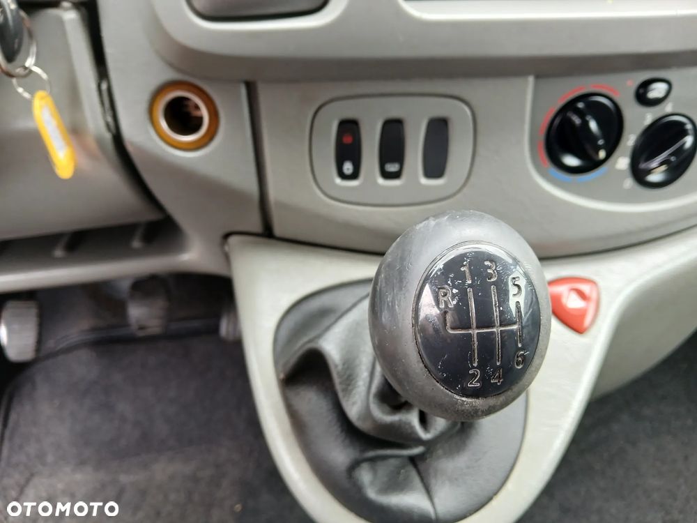 Opel VIVARO - 13