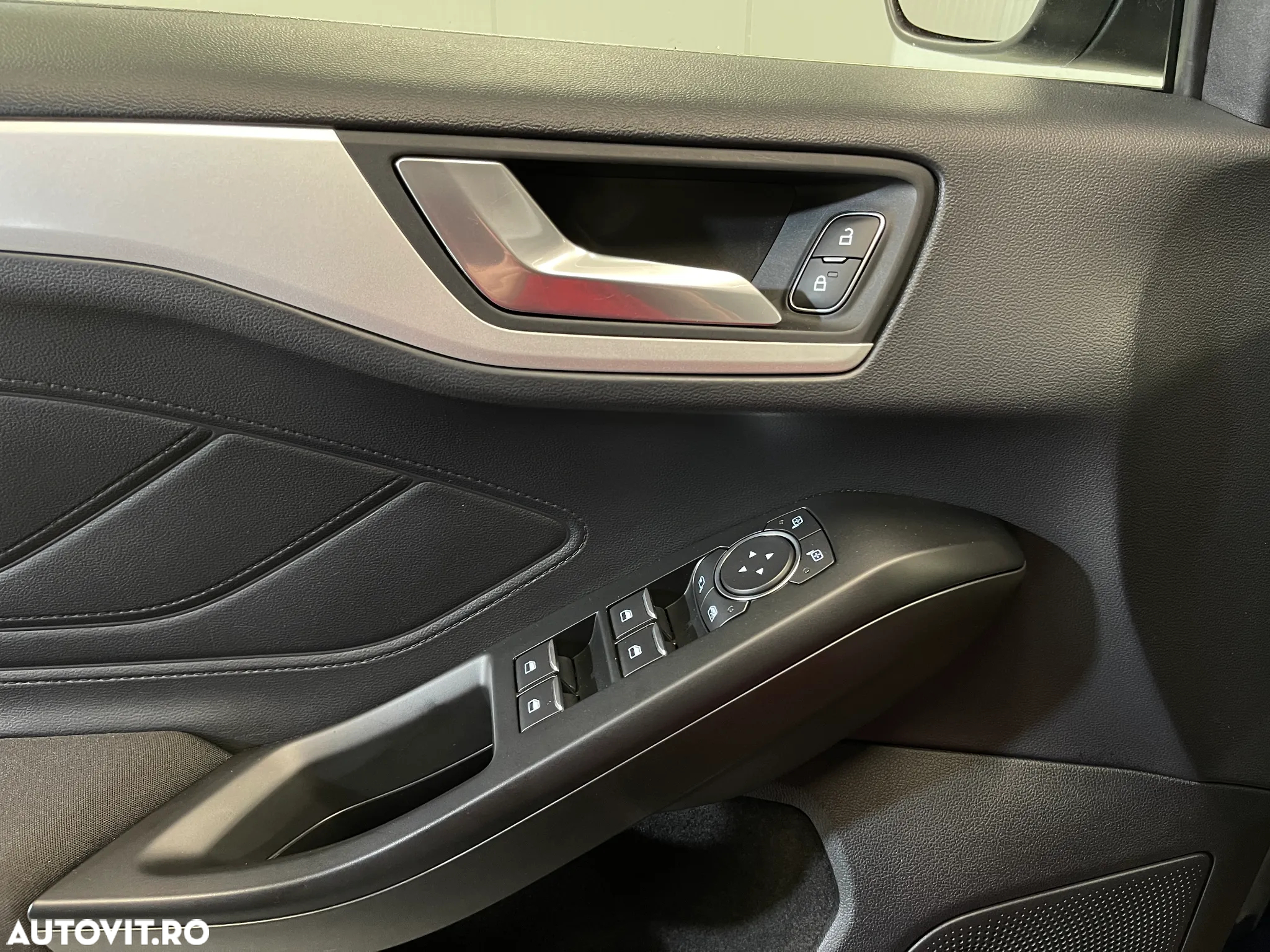 Ford Focus 1.0 EcoBoost Trend Edition - 16