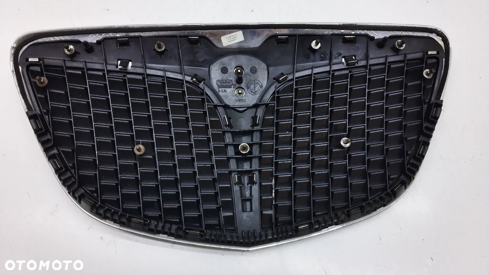 Lancia Musa Grill Atrapa - 6