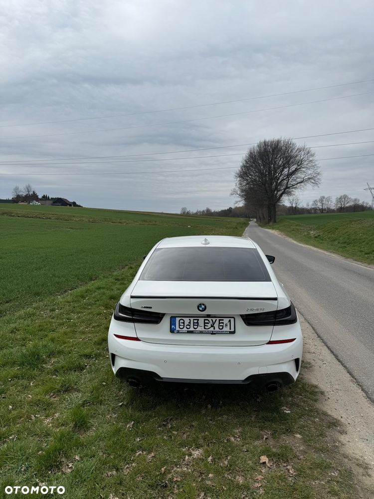 BMW Seria 3 330i xDrive M Sport - 12