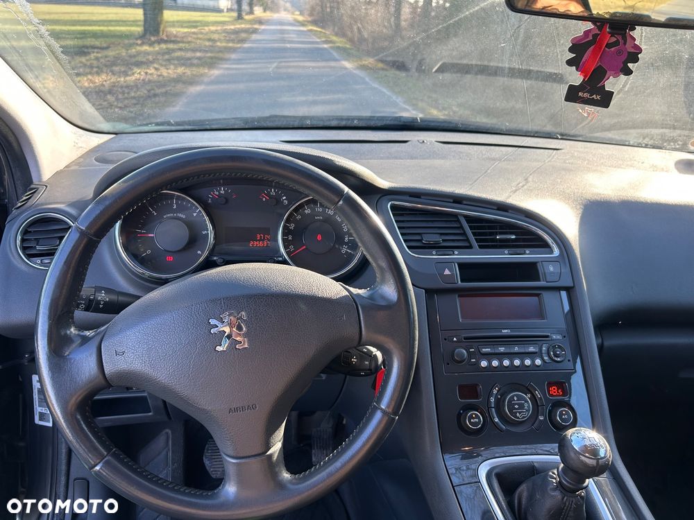 Peugeot 5008 - 32