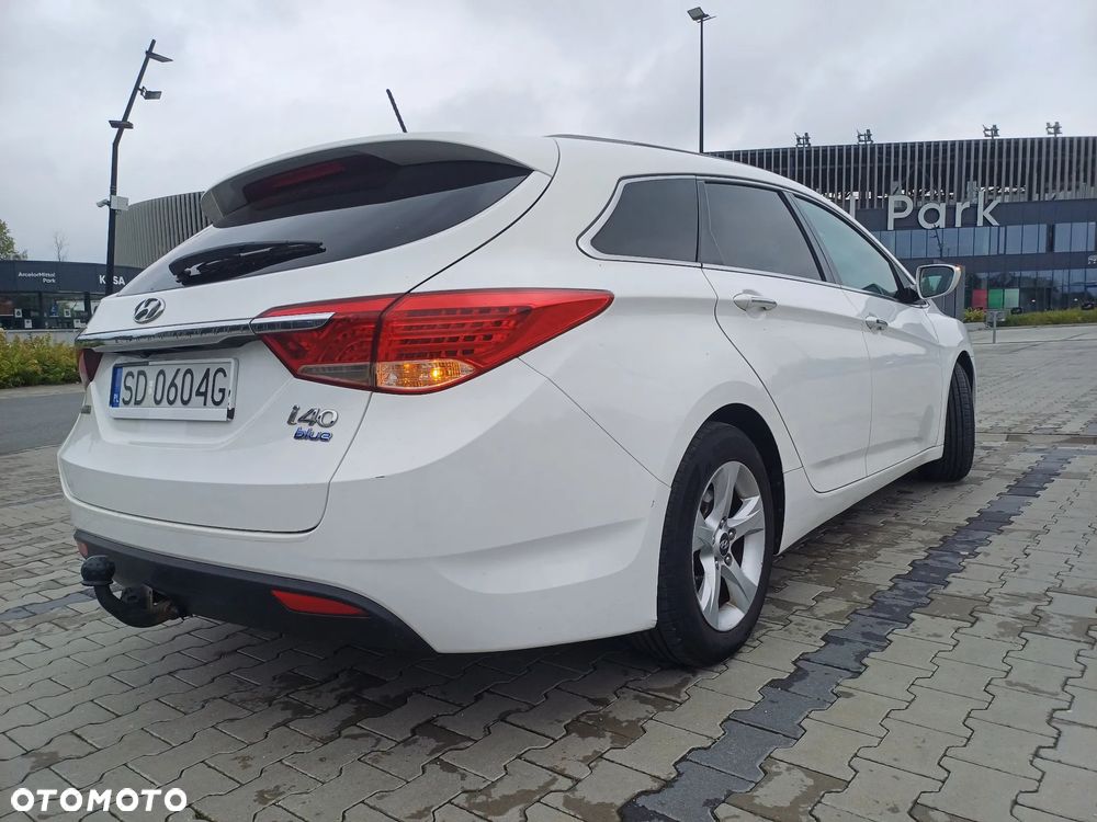 Hyundai i40 Kombi blue 1.6 Family+ - 4