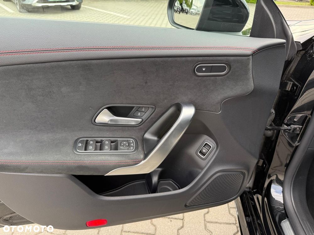 Mercedes-Benz CLA - 16