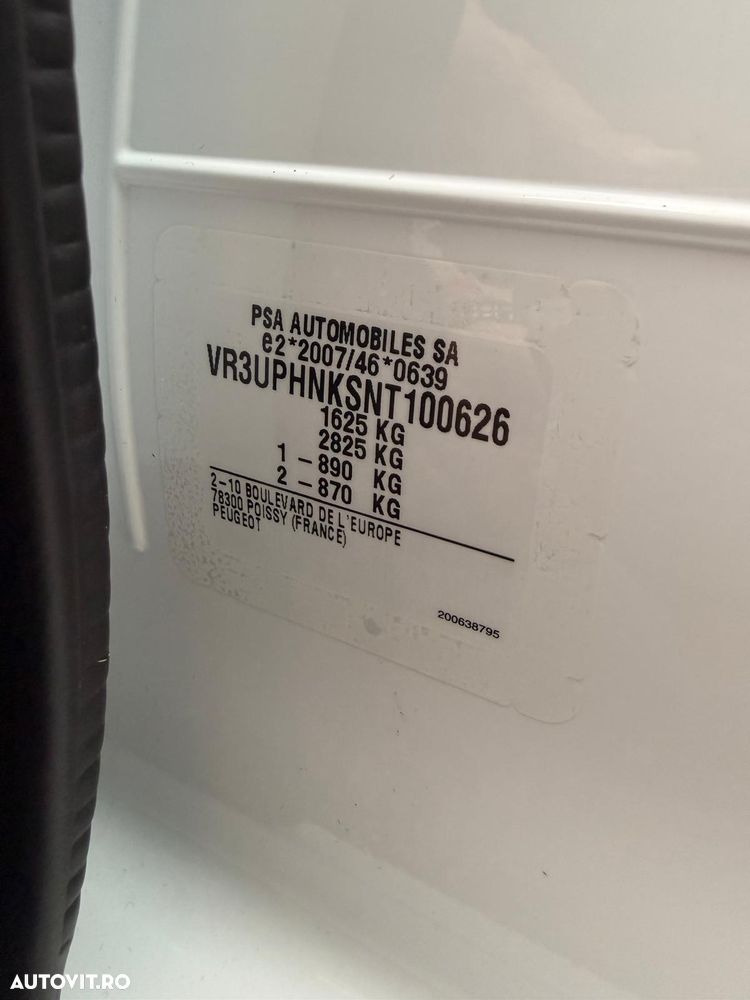 Peugeot 208 1.2 L PureTech STT EAT8 Allure - 35