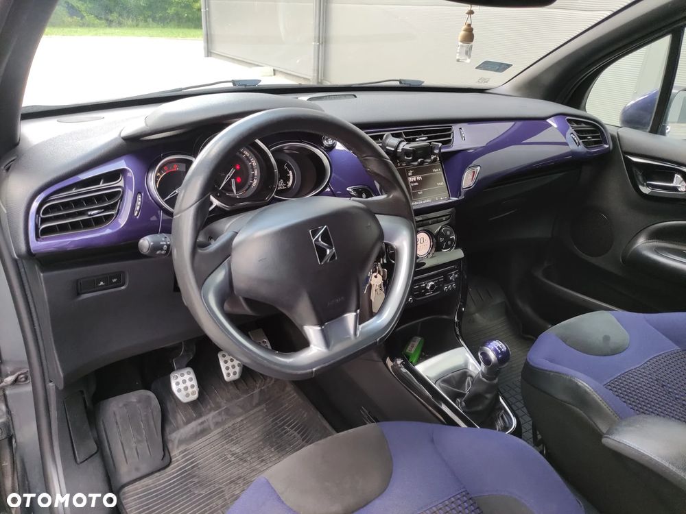 Citroën DS3 1.6 e-HDi SoChic - 17