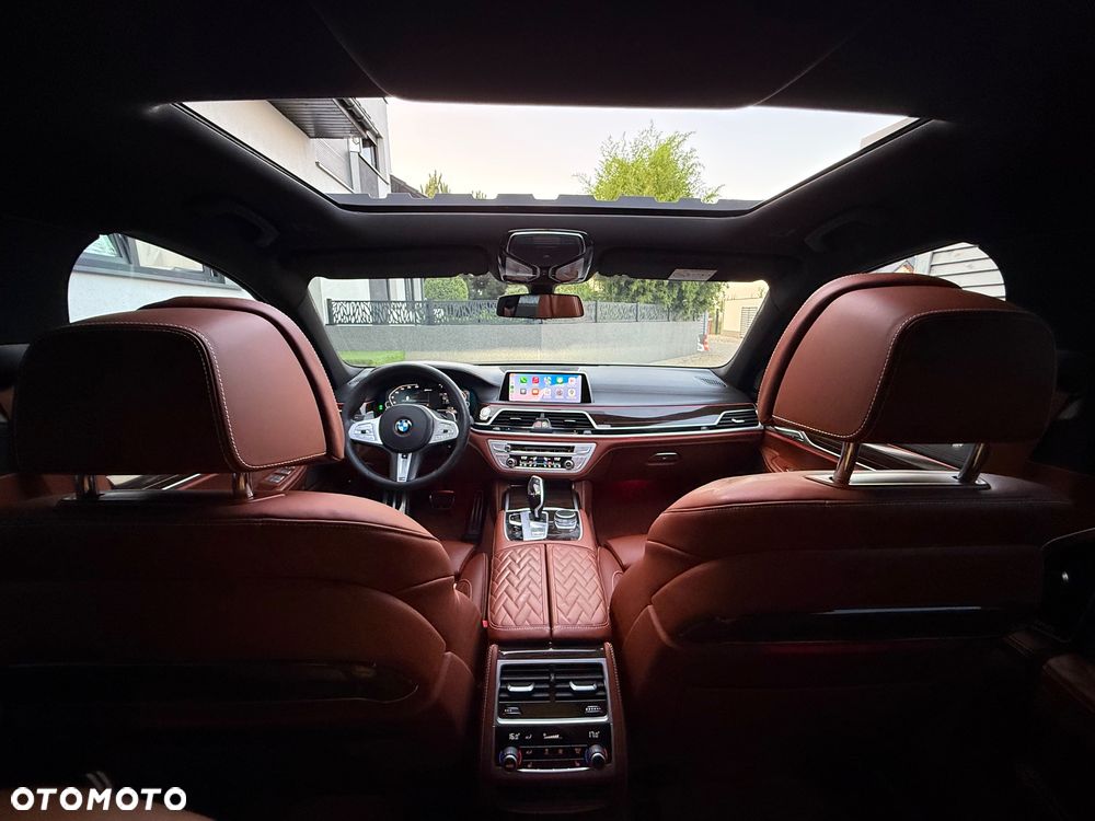 BMW Seria 7 745e - 18
