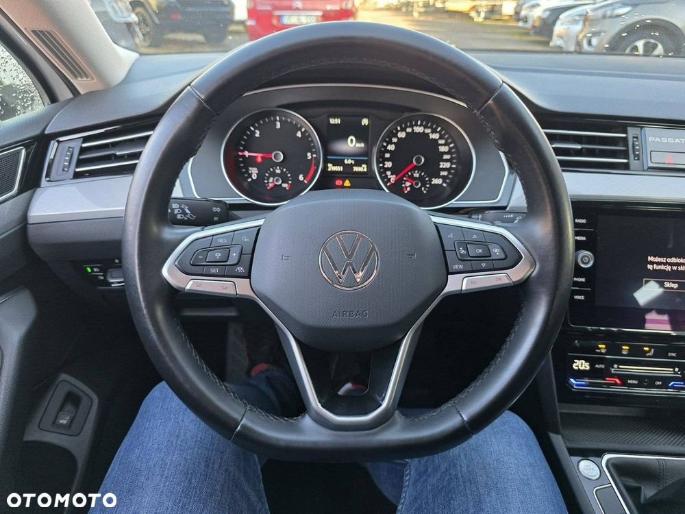 Volkswagen Passat - 9