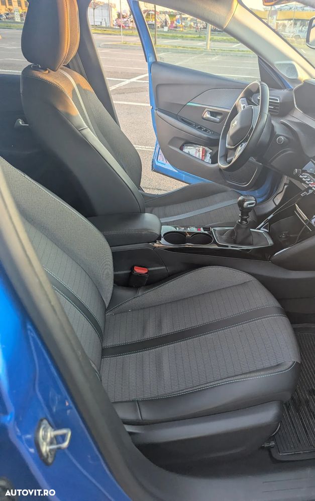 Peugeot 208 1.2 L PureTech STT Allure - 16