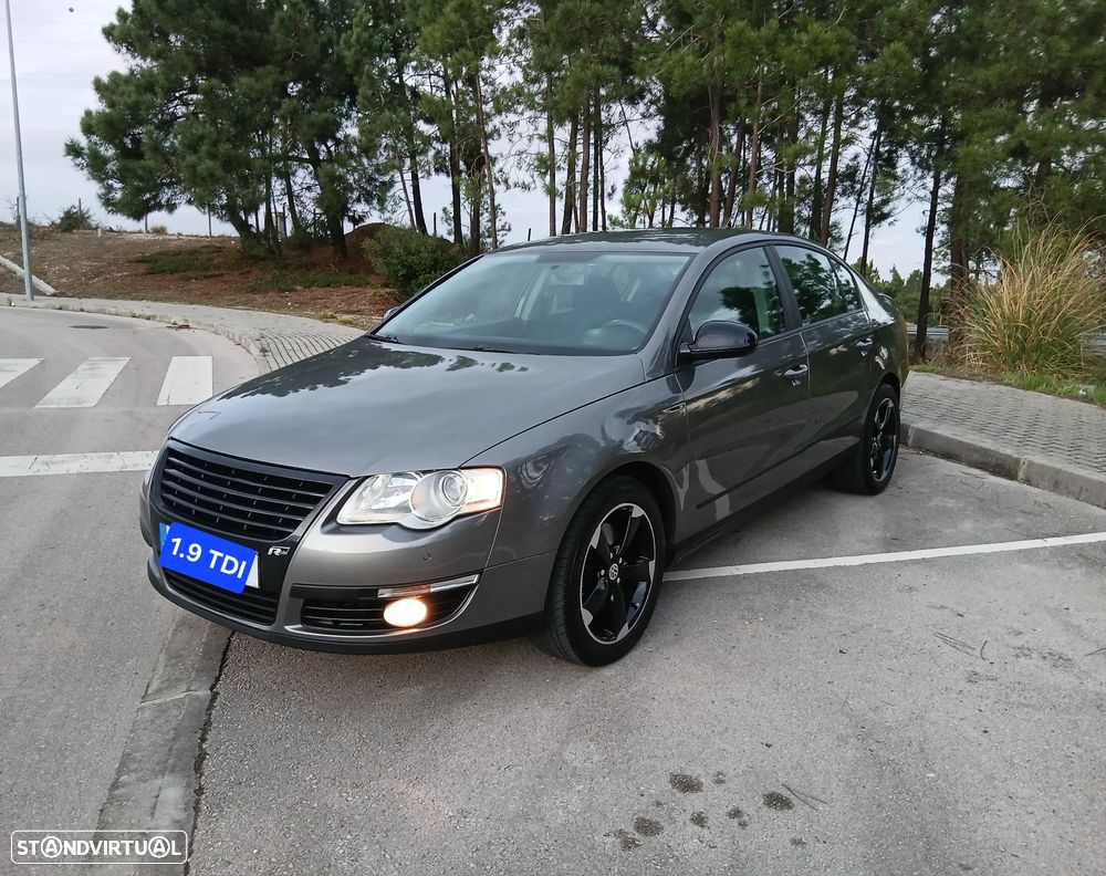 VW Passat 1.9 TDi Trendline Pack - 1