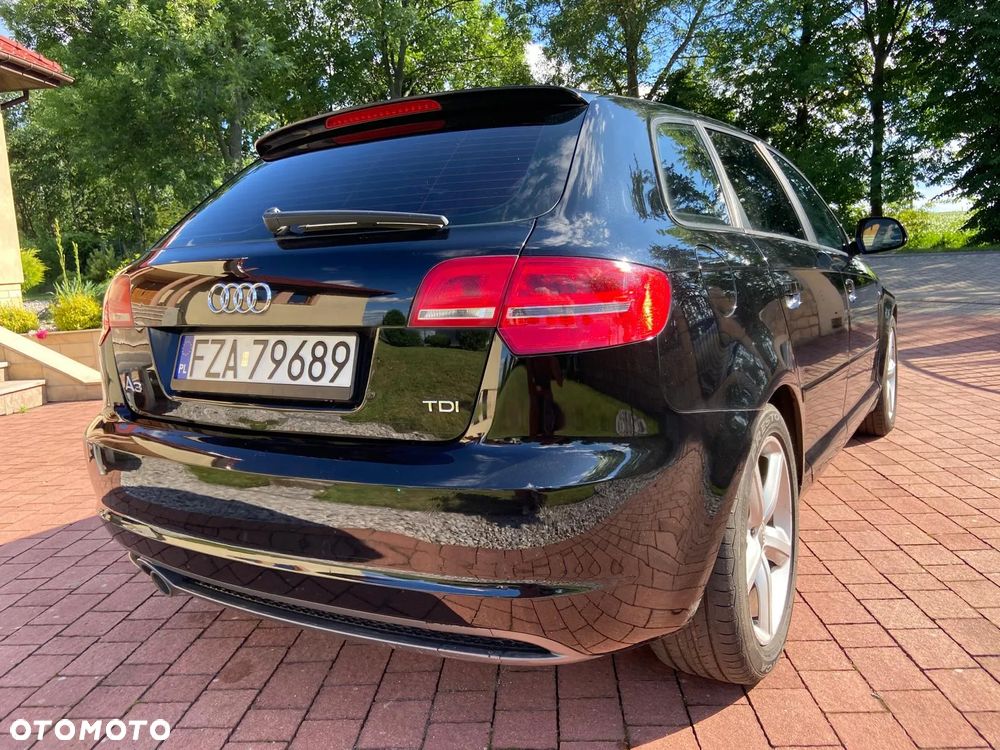 Audi A3 Sportback 1.6 TDI DPF Ambiente - 35