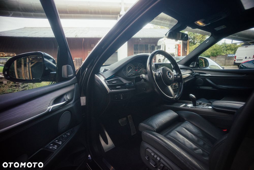 BMW X5 xDrive35i - 12