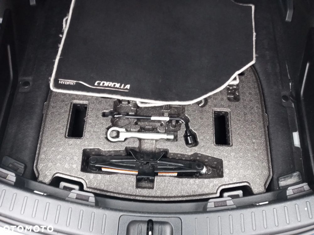 Toyota Corolla 1.8 Hybrid GPF Comfort - 27