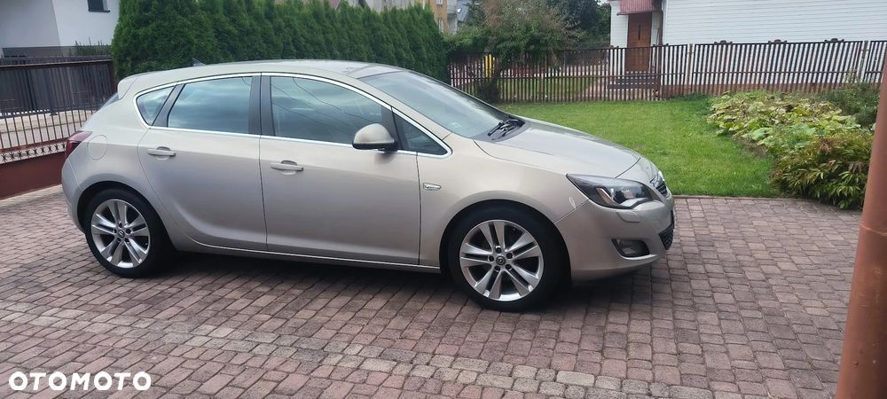 Opel Astra IV 1.7 CDTI Cosmo - 1
