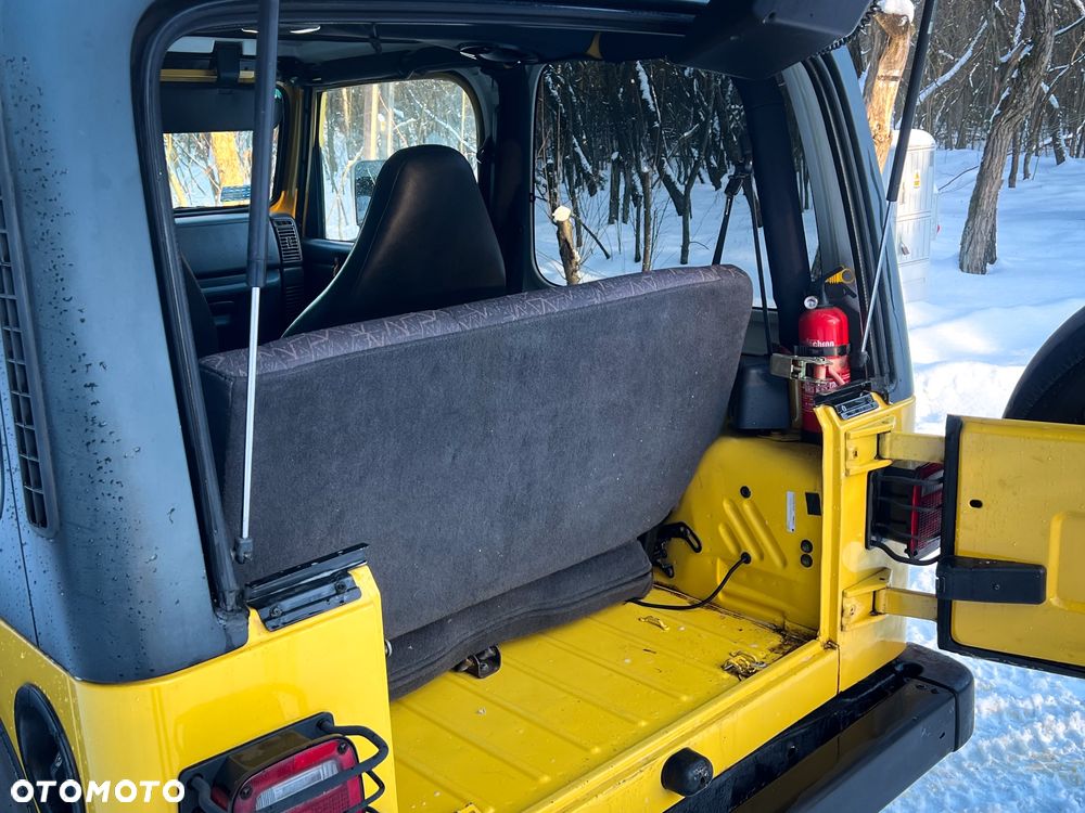 Jeep Wrangler - 21