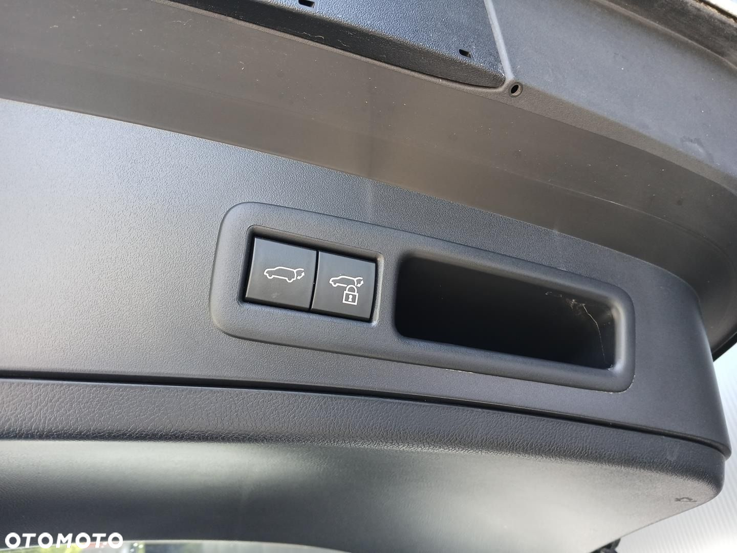 Lexus UX - 25