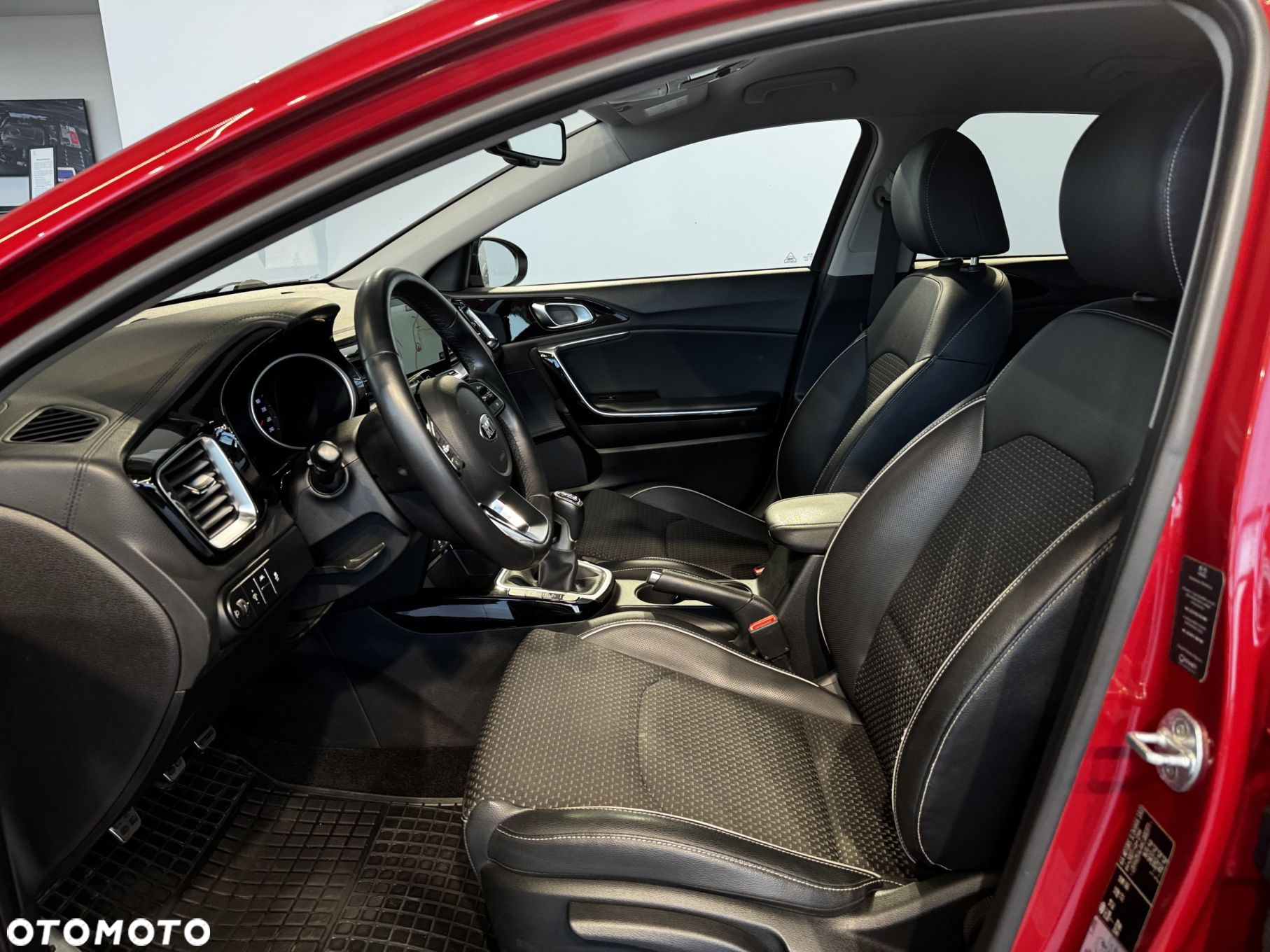 Kia Ceed - 16