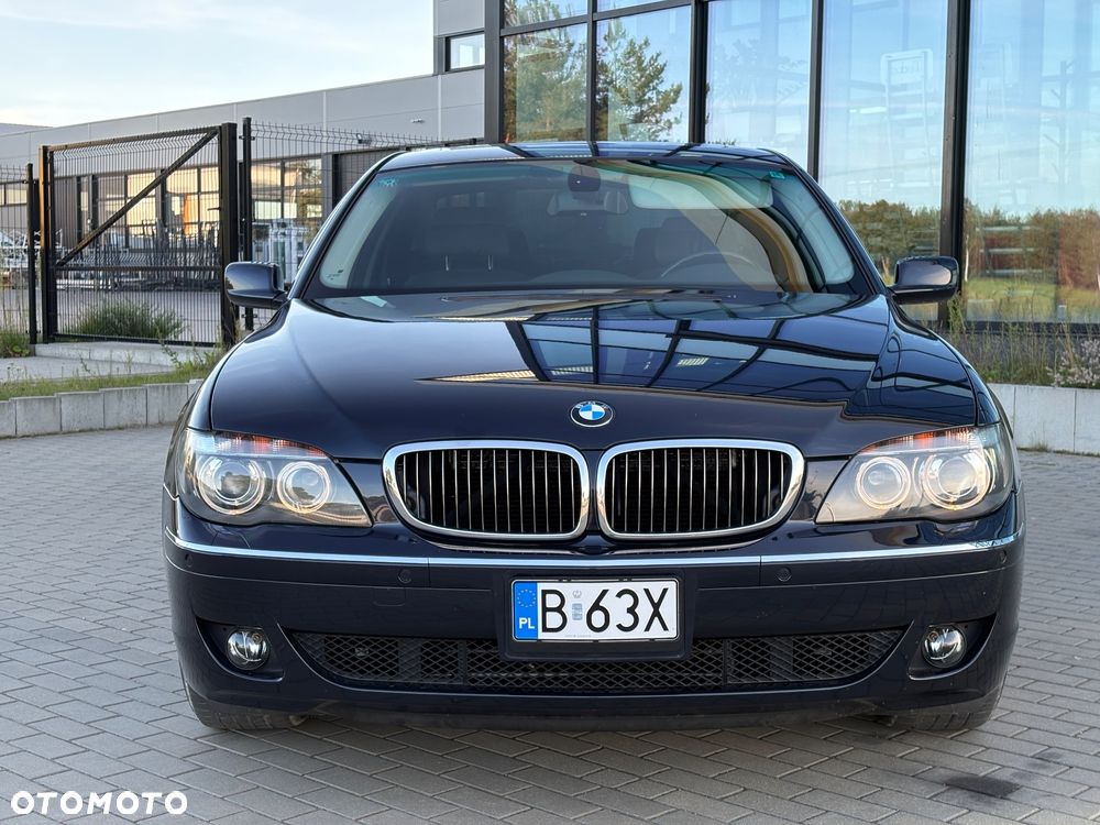 BMW Seria 7 740i - 5