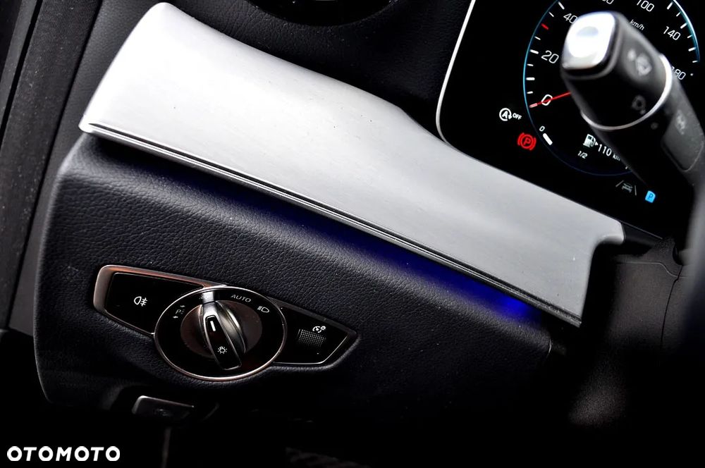 Mercedes-Benz Klasa E 220 d 9G-TRONIC - 30