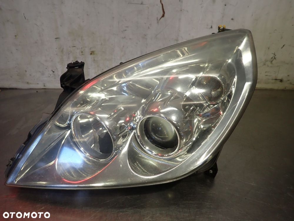 LAMPA LEWA PRZEDNIA OPEL VECTRA-C 2.2 - 1