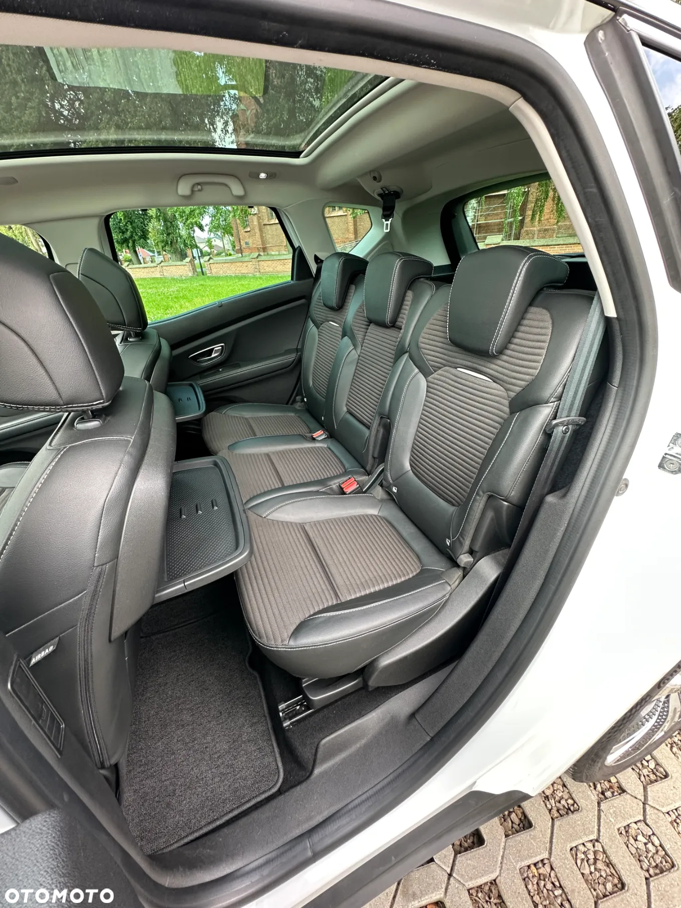 Renault Scenic 1.6 dCi Bose EDC - 29
