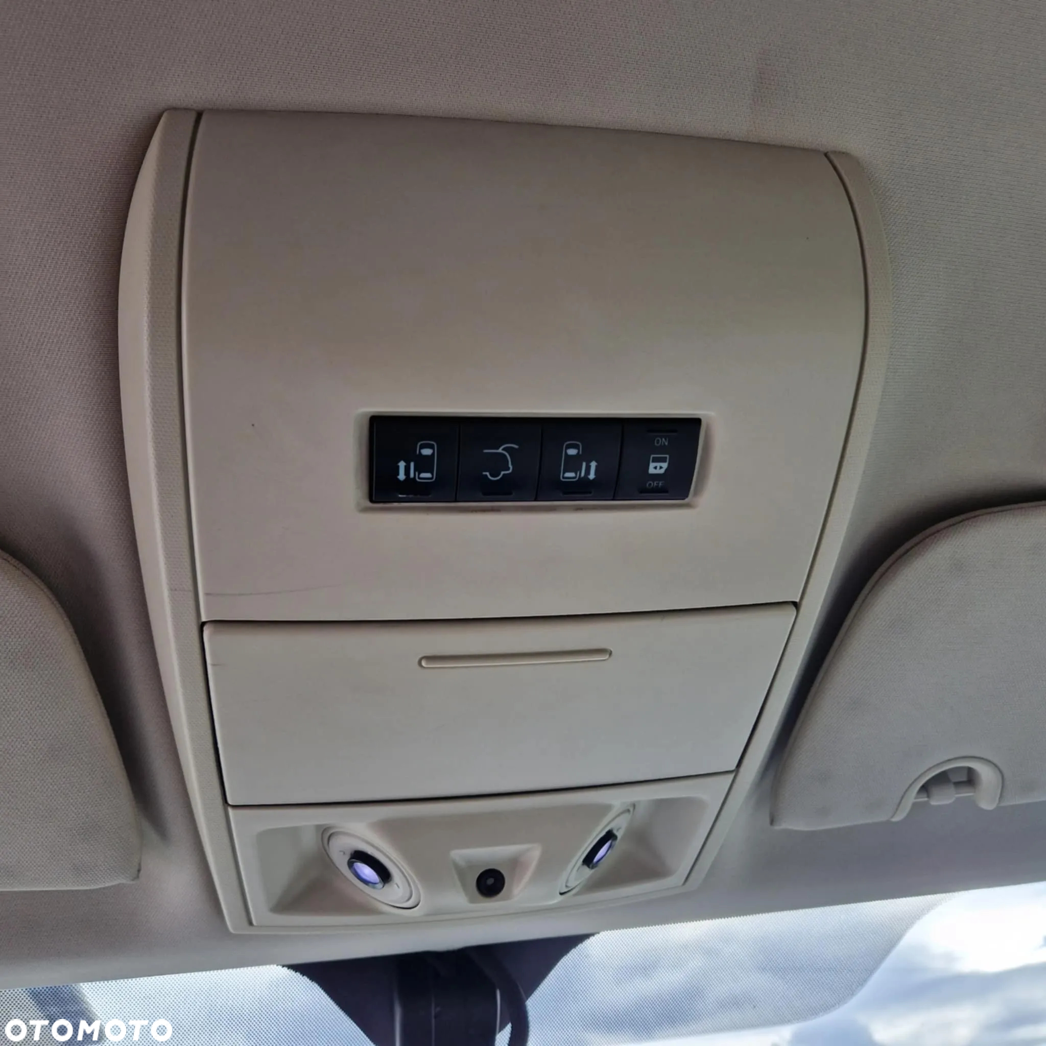 Chrysler Grand Voyager 2.8 CRD Limited - 10