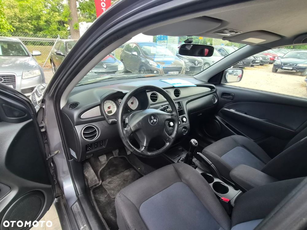 Mitsubishi Outlander 2.0 Comfort - 28