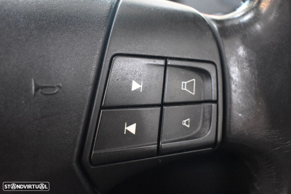 Volvo C70 2.4 D5 Momentum - 43