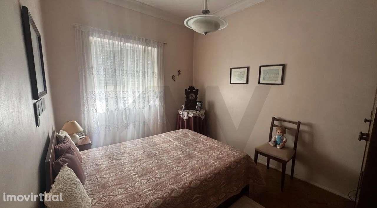 T2 em Queluz, 1º andar a 1 minuto a pé do comboio Queluz/Belas - Grande imagem: 4/9