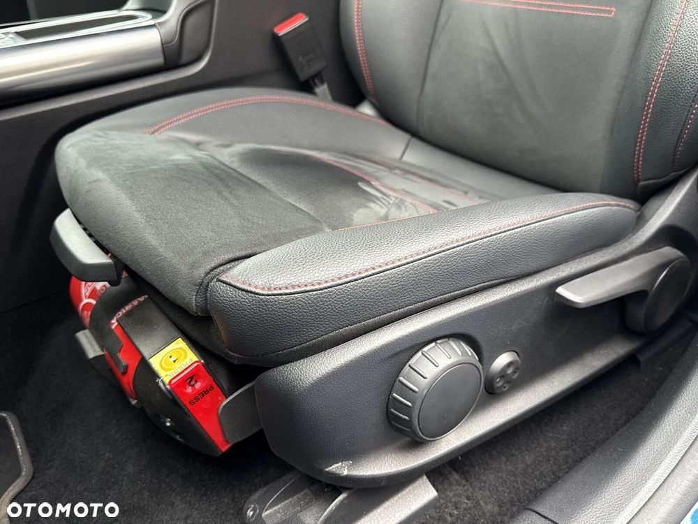 Mercedes-Benz EQA 300 66.5kWh 4-Matic AMG Line - 11
