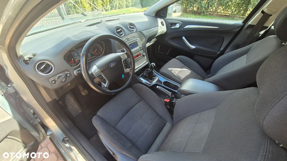 Ford Mondeo 2.0 FF Titanium - 29