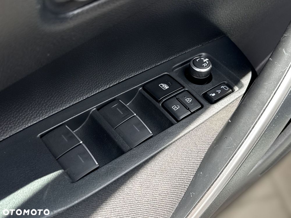Toyota Corolla - 22