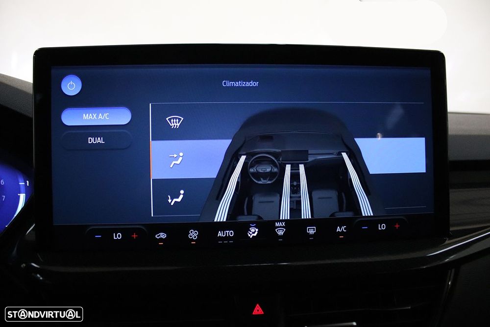 Ford Focus 1.0 EcoBoost MHEV ST-Line X - 13