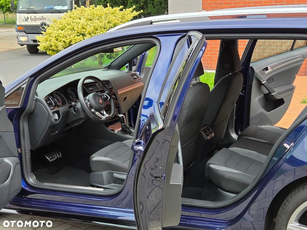 Volkswagen Golf 1.5 eTSI OPF DSG R-Line - 24