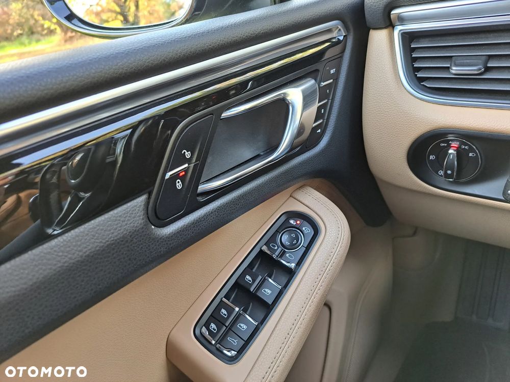 Porsche Macan - 28