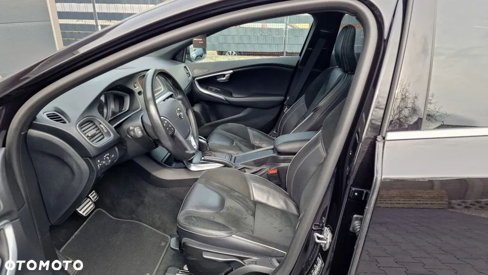 Volvo V40 T3 Geartronic RDesign - 16