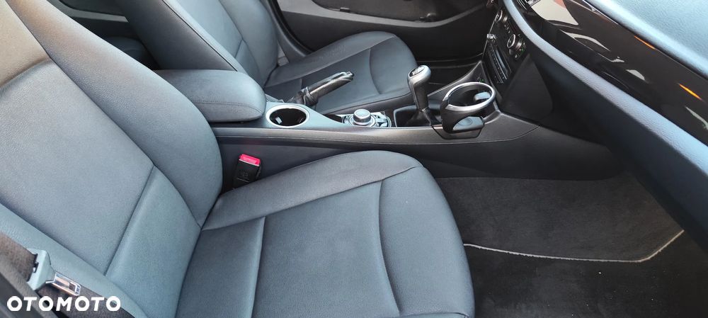 BMW X1 sDrive16d Sport Line - 34